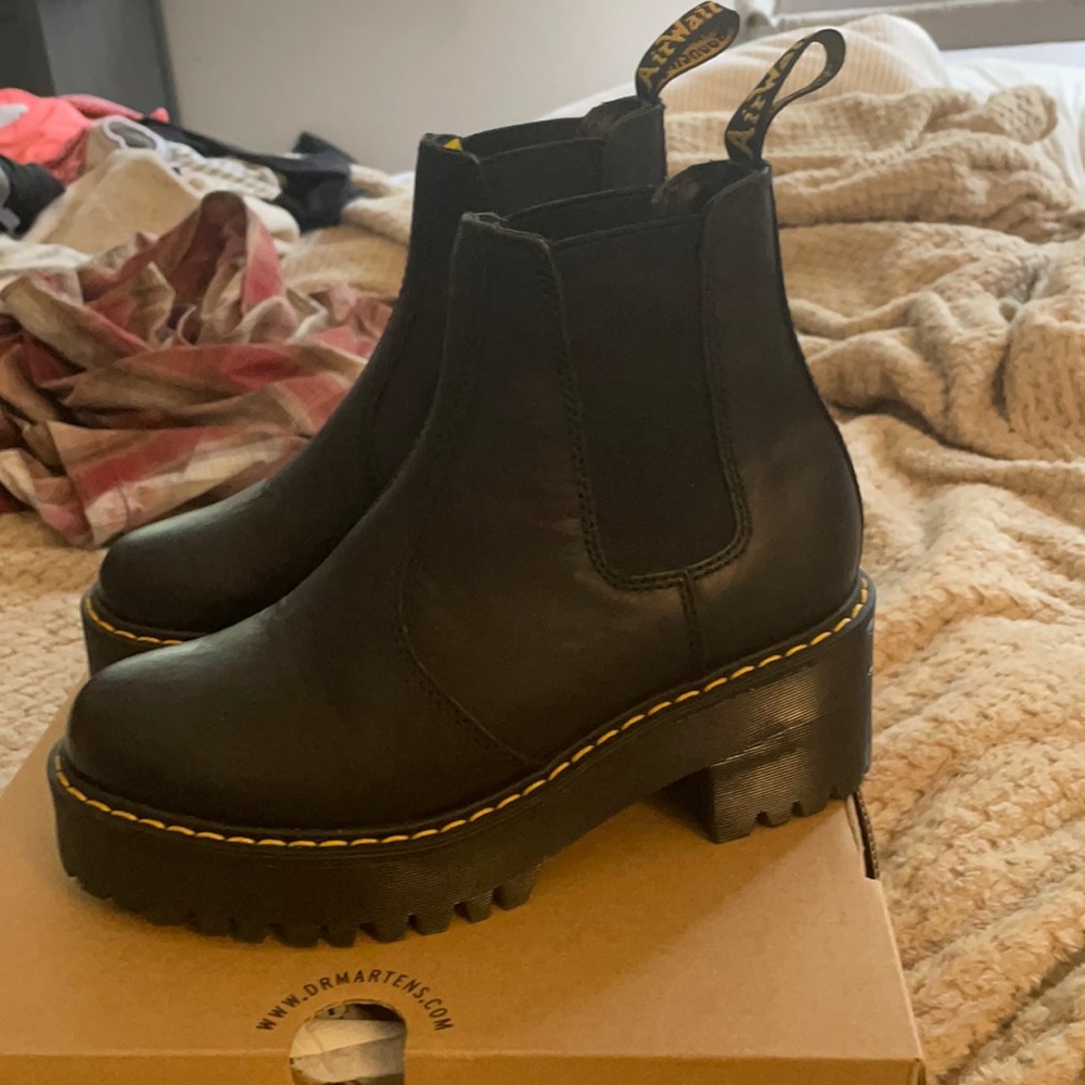 Platform doc Chelsea boots (rometty)